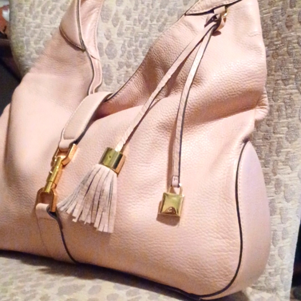 G.I.L.I Nude Pink Pebble Leather Hobo Bag